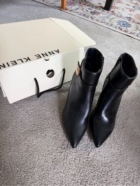 Anne Klein Boots size- 6.5